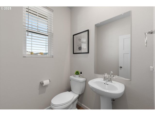 1906 MELODY Way, Longview, WA 98632