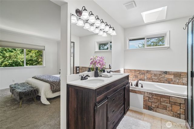 9017 381st Avenue SE, Snoqualmie, WA 98065