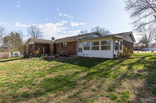 534 Sequoia Street, Farmington, MO 63640