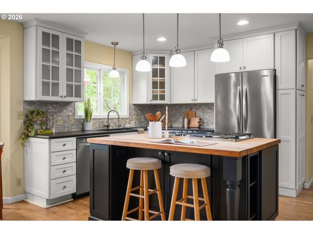 84640 LORANE Hwy, Eugene, OR 97405
