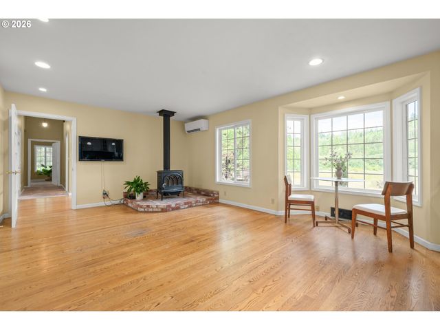 84640 LORANE Hwy, Eugene, OR 97405