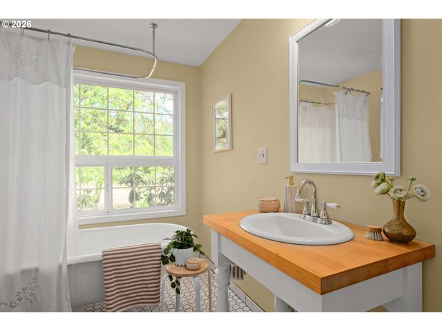 84640 LORANE Hwy, Eugene, OR 97405