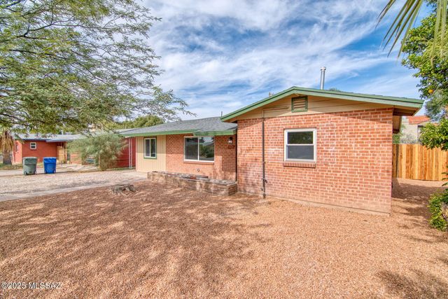 805 E Joan Place, Tucson, AZ 85719