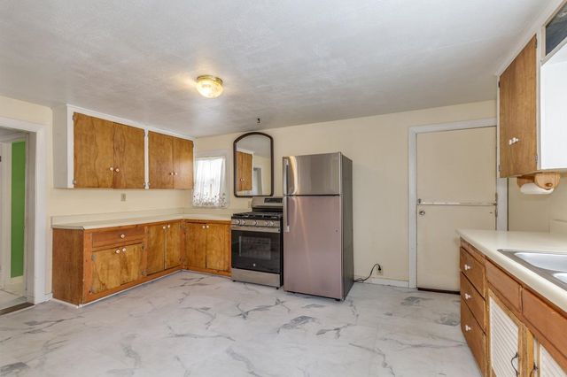 81 Village Street, Concord, NH 03303