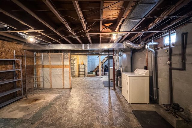 81 Village Street, Concord, NH 03303