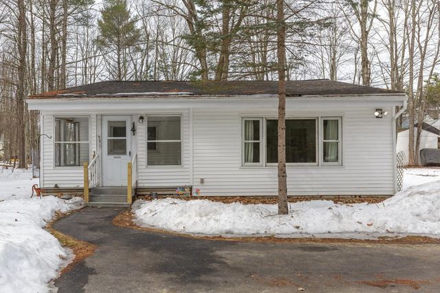 81 Village Street, Concord, NH 03303