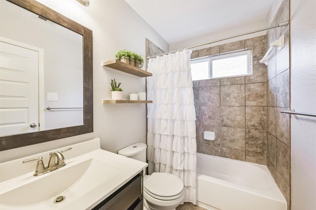 17120 Edge Branch Lane, Houston, TX 77044