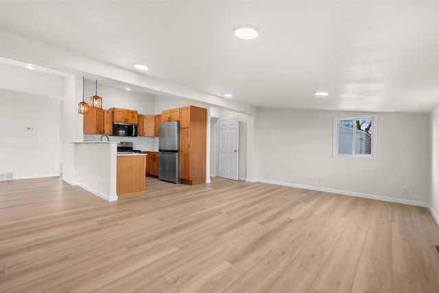 108 24th ST SW, Minot, ND 58701