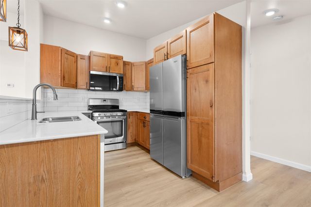 108 24th ST SW, Minot, ND 58701