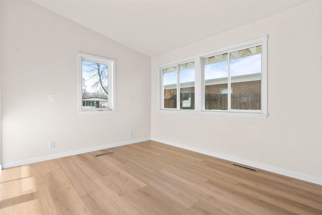 108 24th ST SW, Minot, ND 58701