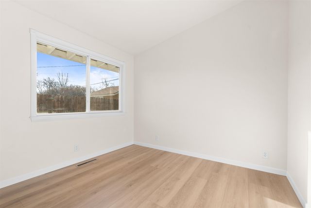 108 24th ST SW, Minot, ND 58701