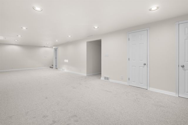 108 24th ST SW, Minot, ND 58701