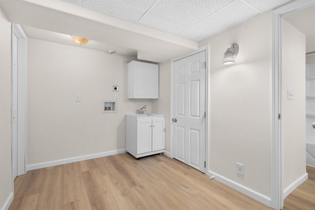 108 24th ST SW, Minot, ND 58701