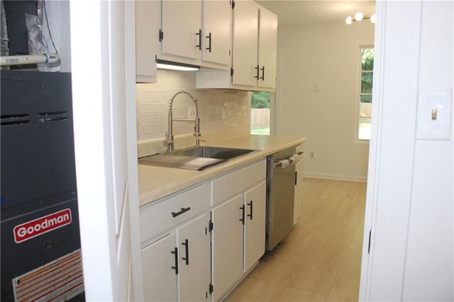 4668 Hairston Crossing Way, Stone Mountain, GA 30083
