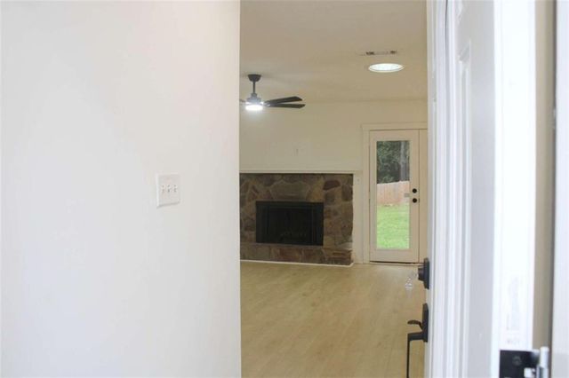 4668 Hairston Crossing Way, Stone Mountain, GA 30083