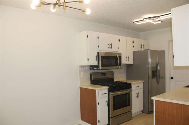 4668 Hairston Crossing Way, Stone Mountain, GA 30083