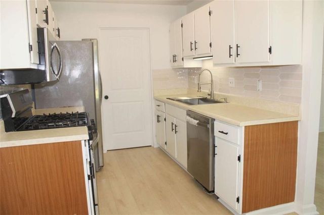 4668 Hairston Crossing Way, Stone Mountain, GA 30083