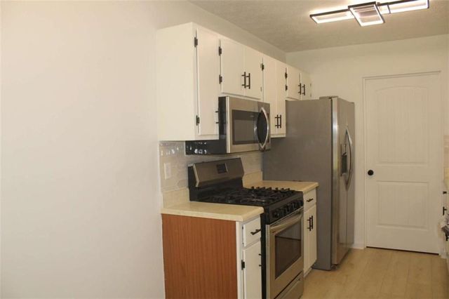 4668 Hairston Crossing Way, Stone Mountain, GA 30083