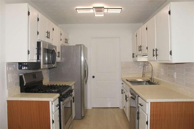 4668 Hairston Crossing Way, Stone Mountain, GA 30083