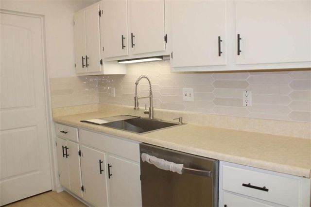 4668 Hairston Crossing Way, Stone Mountain, GA 30083