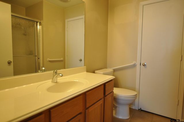 6932 La Hacienda, Flint, TX 75762