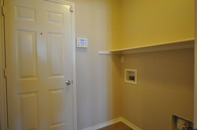 6932 La Hacienda, Flint, TX 75762