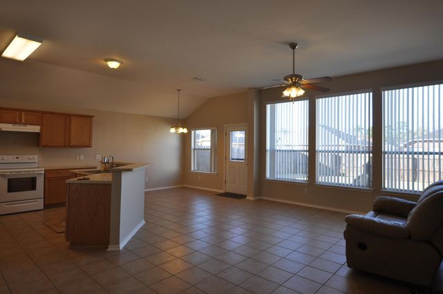 6932 La Hacienda, Flint, TX 75762