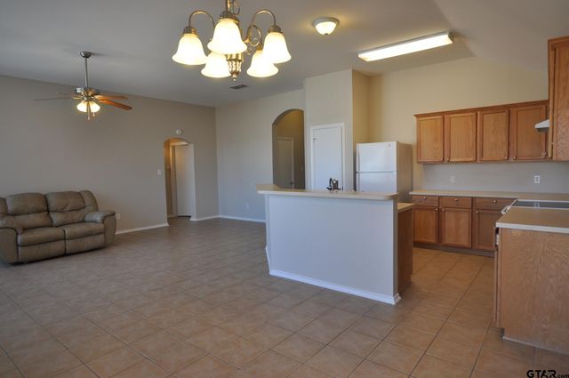 6932 La Hacienda, Flint, TX 75762