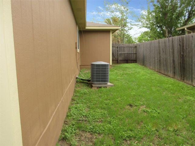 115 Rei Tang LOOP, Kyle, TX 78640