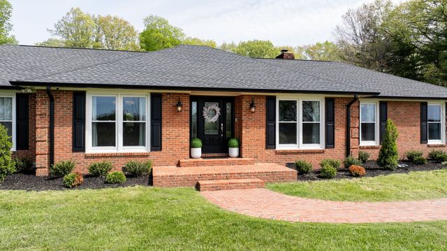 1747 Allen Ferry Rd, Smithville, TN 37166