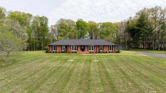 1747 Allen Ferry Rd, Smithville, TN 37166