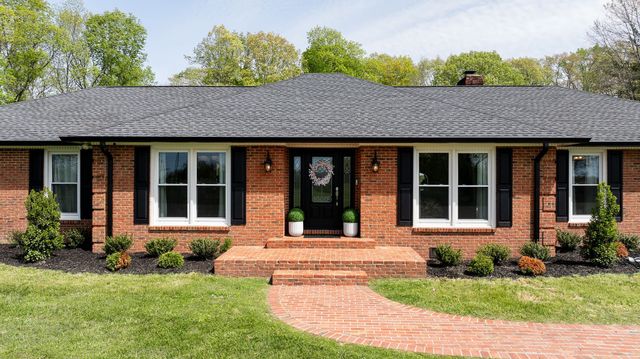 1747 Allen Ferry Rd, Smithville, TN 37166