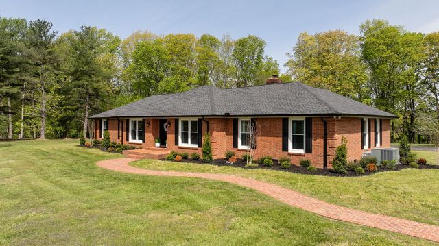 1747 Allen Ferry Rd, Smithville, TN 37166