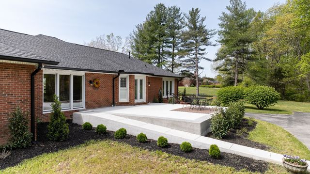 1747 Allen Ferry Rd, Smithville, TN 37166