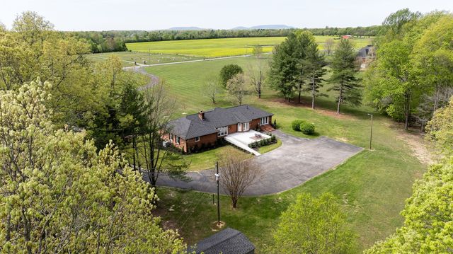 1747 Allen Ferry Rd, Smithville, TN 37166