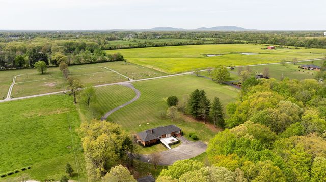 1747 Allen Ferry Rd, Smithville, TN 37166