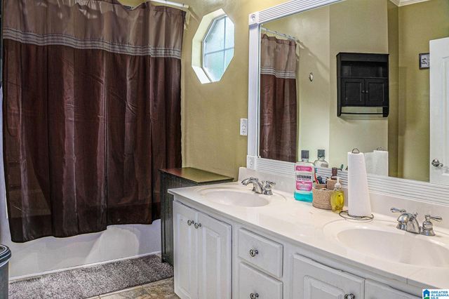 4861 LONGMEADOW DRIVE, Bessemer, AL 35111
