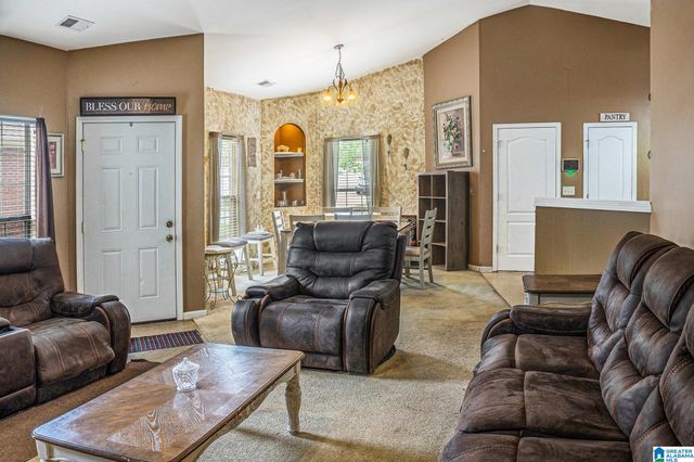4861 LONGMEADOW DRIVE, Bessemer, AL 35111
