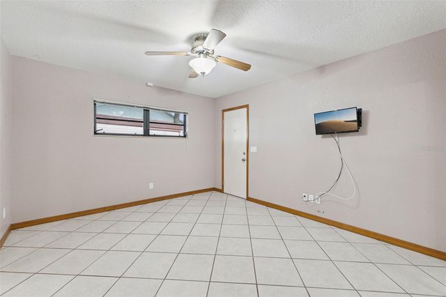 1041 COUNTRY LAKE CIRCLE, Lake Wales, FL 33898