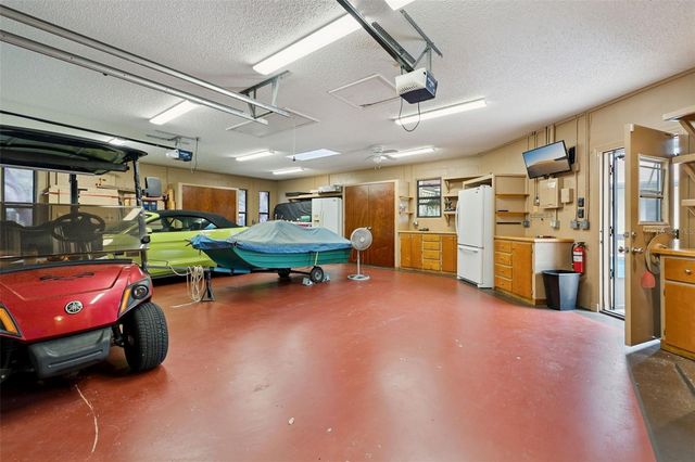 1041 COUNTRY LAKE CIRCLE, Lake Wales, FL 33898