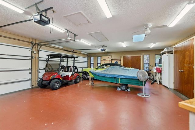 1041 COUNTRY LAKE CIRCLE, Lake Wales, FL 33898
