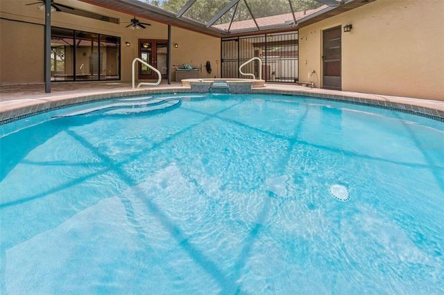 1041 COUNTRY LAKE CIRCLE, Lake Wales, FL 33898