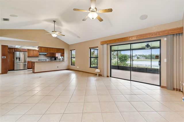 1041 COUNTRY LAKE CIRCLE, Lake Wales, FL 33898