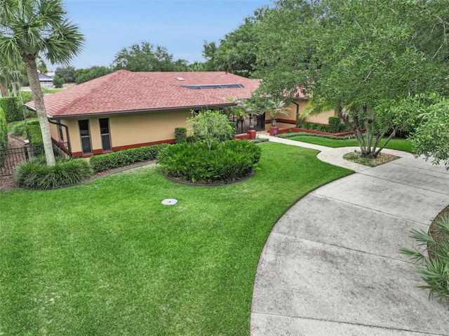 1041 COUNTRY LAKE CIRCLE, Lake Wales, FL 33898
