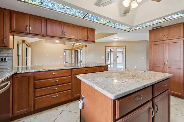 1041 COUNTRY LAKE CIRCLE, Lake Wales, FL 33898