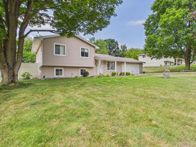 4411 Huckleberry Circle, Deerfield Township, MI 48421