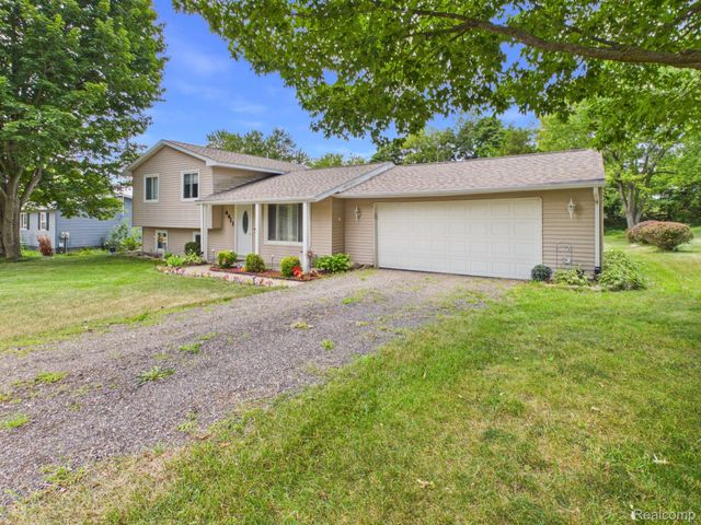 4411 Huckleberry Circle, Deerfield Township, MI 48421