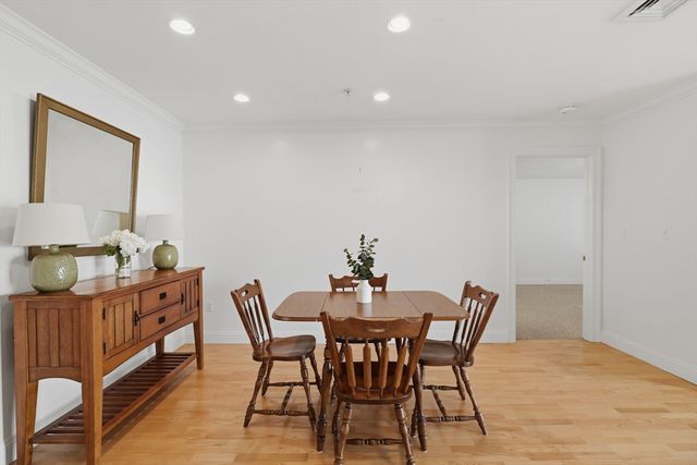 1 Lenox St 304, Norwood, MA 02062