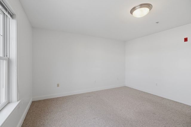 1 Lenox St 304, Norwood, MA 02062