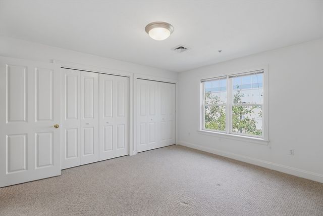 1 Lenox St 304, Norwood, MA 02062